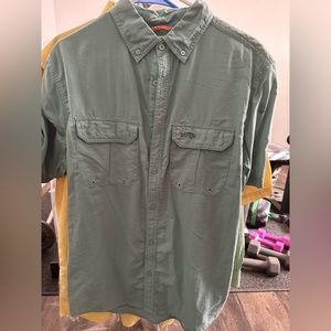 Aftco men’s short sleeve button up.